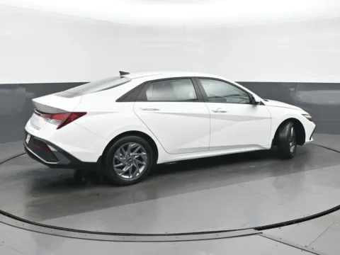 Another view of 2024 Hyundai Elantra SEL for sale in Highland Park, IL at Gravity Autos Chicago