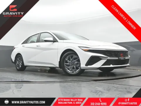 White 2024 Hyundai Elantra SEL for sale in Highland Park, IL