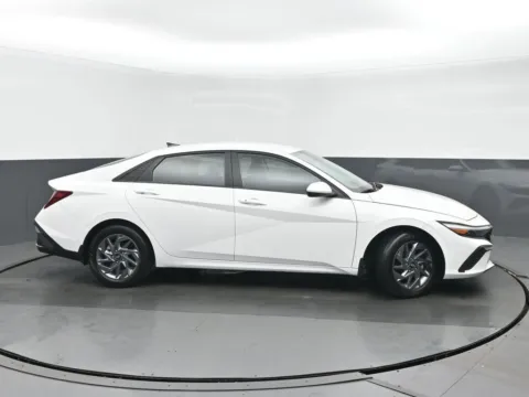 Photos of 2024 Hyundai Elantra SEL for sale in Highland Park, IL at Gravity Autos Chicago