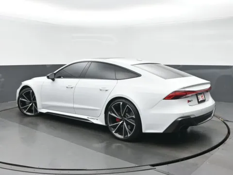 More photos of 2022 Audi RS 7 4.0T at Gravity Autos Chicago, IL