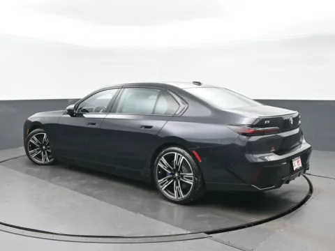 More photos of 2023 BMW i7 xDrive60 at Gravity Autos Chicago, IL