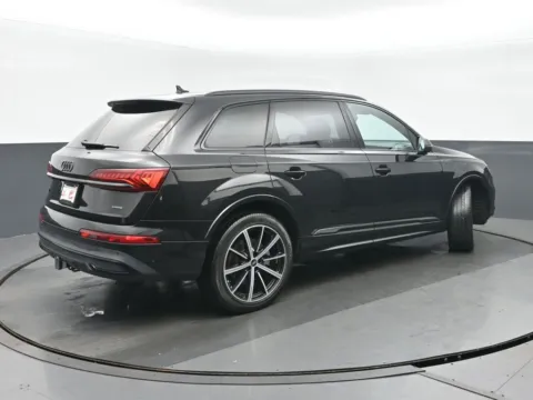 Another view of 2023 Audi Q7 55 Premium Plus for sale in Highland Park, IL at Gravity Autos Chicago