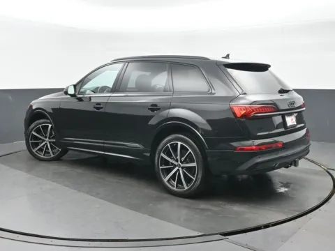 More photos of 2023 Audi Q7 55 Premium Plus at Gravity Autos Chicago, IL