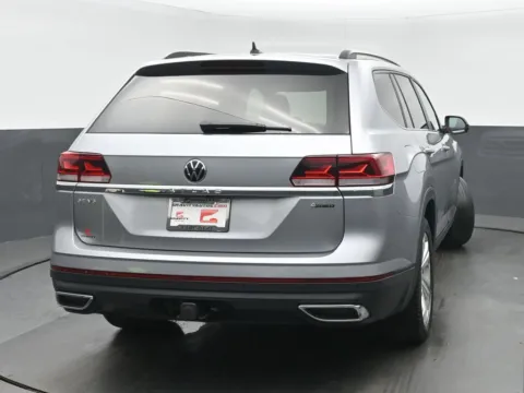 More photos of 2023 Volkswagen Atlas 3.6L V6 SE w/Technology at Gravity Autos Chicago, IL