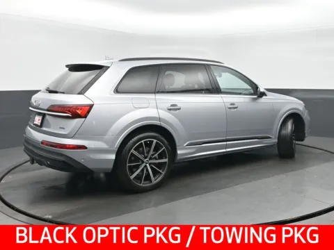 Another view of 2021 Audi Q7 55 Premium Plus for sale in Highland Park, IL at Gravity Autos Chicago
