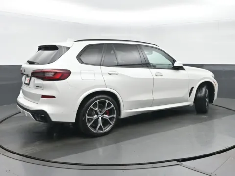Another view of 2021 BMW X5 xDrive40i for sale in Highland Park, IL at Gravity Autos Chicago