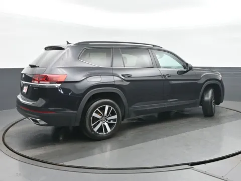 Another view of 2023 Volkswagen Atlas 2.0T SE for sale in Highland Park, IL at Gravity Autos Chicago