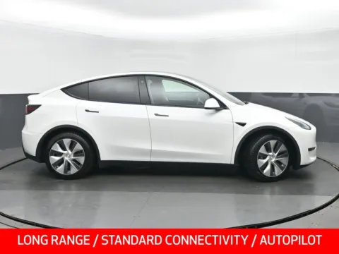 Photos of 2021 Tesla Model Y Long Range for sale in Highland Park, IL at Gravity Autos Chicago