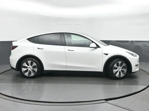 Photos of 2021 Tesla Model Y Long Range for sale in Highland Park, IL at Gravity Autos Chicago