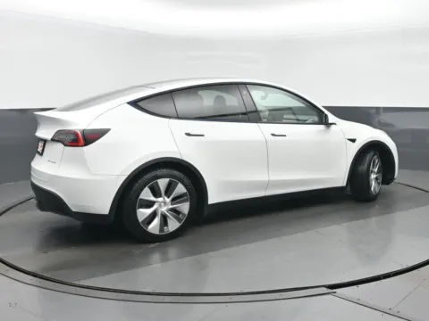 Another view of 2021 Tesla Model Y Long Range for sale in Highland Park, IL at Gravity Autos Chicago