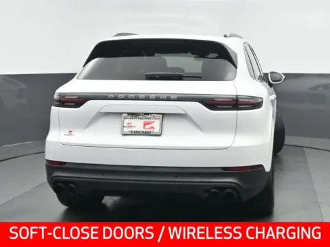 More photos of 2023 Porsche Cayenne Platinum Edition at Gravity Autos Chicago, IL