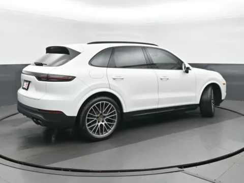 Another view of 2023 Porsche Cayenne Platinum Edition for sale in Highland Park, IL at Gravity Autos Chicago
