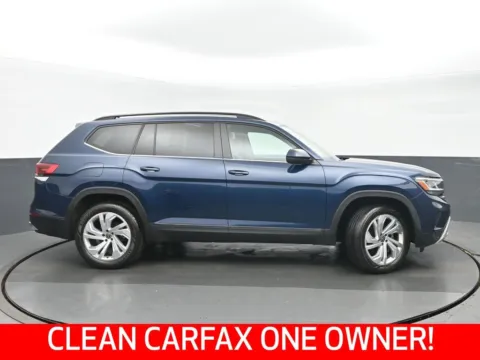 Photos of 2023 Volkswagen Atlas 3.6L V6 SE w/Technology for sale in Highland Park, IL at Gravity Autos Chicago