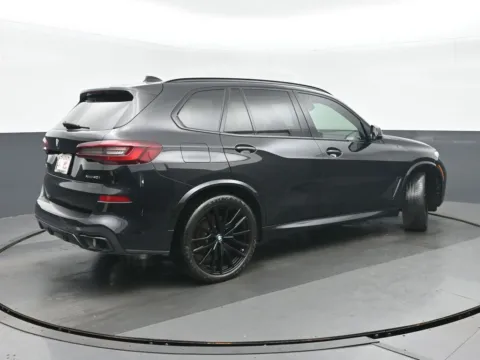Another view of 2022 BMW X5 xDrive40i for sale in Highland Park, IL at Gravity Autos Chicago