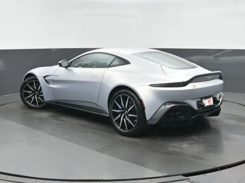 More photos of 2020 Aston Martin Vantage at Gravity Autos Chicago, IL