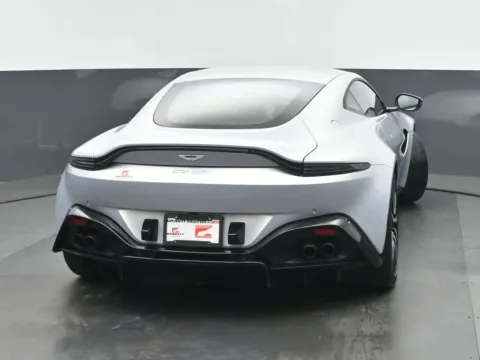 More photos of 2020 Aston Martin Vantage at Gravity Autos Chicago, IL