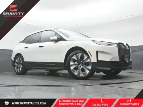 White 2023 BMW iX xDrive50 for sale in Highland Park, IL