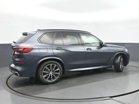 Another view of 2019 BMW X5 xDrive50i for sale in Highland Park, IL at Gravity Autos Chicago