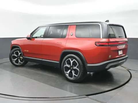 More photos of 2024 Rivian R1S Adventure at Gravity Autos Chicago, IL