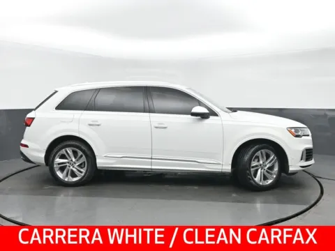 Photos of 2020 Audi Q7 55 Premium Plus for sale in Highland Park, IL at Gravity Autos Chicago