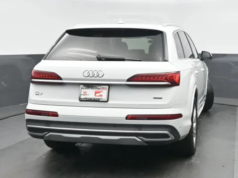 More photos of 2020 Audi Q7 55 Premium Plus at Gravity Autos Chicago, IL