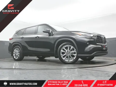 Black 2022 Toyota Highlander Limited for sale in Highland Park, IL