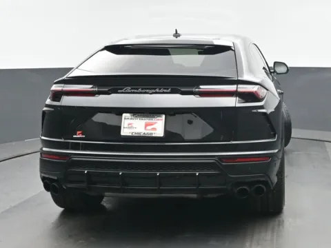 More photos of 2019 Lamborghini Urus at Gravity Autos Chicago, IL