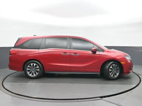 Photos of 2022 Honda Odyssey EX-L for sale in Highland Park, IL at Gravity Autos Chicago