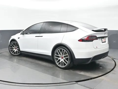 More photos of 2022 Tesla Model X Plaid at Gravity Autos Chicago, IL