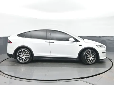 Photos of 2022 Tesla Model X Plaid for sale in Highland Park, IL at Gravity Autos Chicago