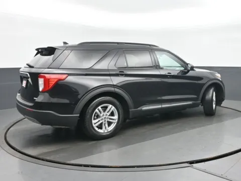 Another view of 2020 Ford Explorer XLT for sale in Highland Park, IL at Gravity Autos Chicago