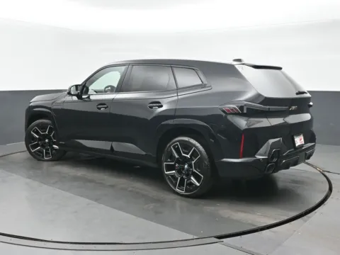 More photos of 2023 BMW XM at Gravity Autos Chicago, IL