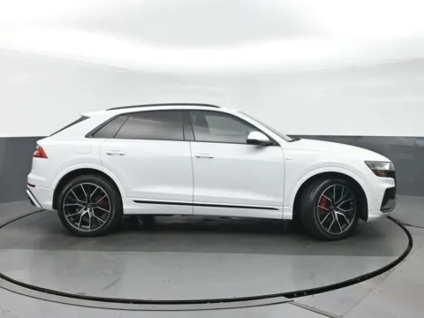 Photos of 2023 Audi Q8 55 Prestige for sale in Highland Park, IL at Gravity Autos Chicago