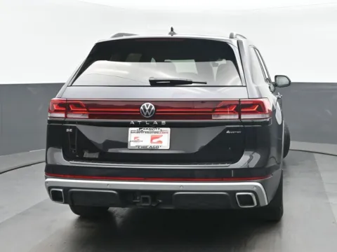 More photos of 2024 Volkswagen Atlas 2.0T Peak Edition SE w/Technology at Gravity Autos Chicago, IL