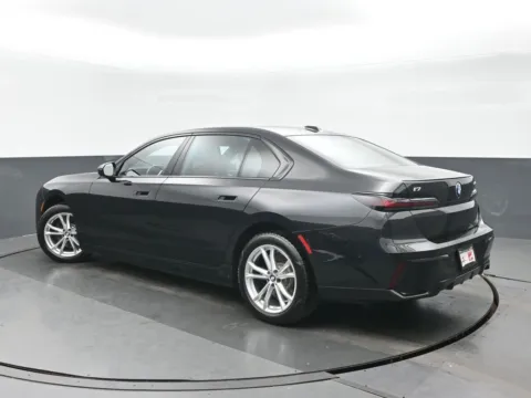 More photos of 2024 BMW i7 xDrive60 at Gravity Autos Chicago, IL