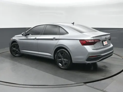 More photos of 2023 Volkswagen Jetta 1.5T SE at Gravity Autos Chicago, IL