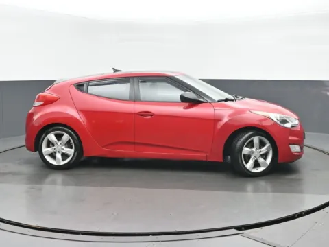 Photos of 2014 Hyundai Veloster for sale in Highland Park, IL at Gravity Autos Chicago
