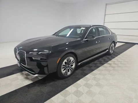 Photos of 2023 BMW i7 xDrive60 for sale in Highland Park, IL at Gravity Autos Chicago