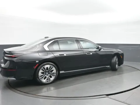 Another view of 2023 BMW i7 xDrive60 for sale in Highland Park, IL at Gravity Autos Chicago