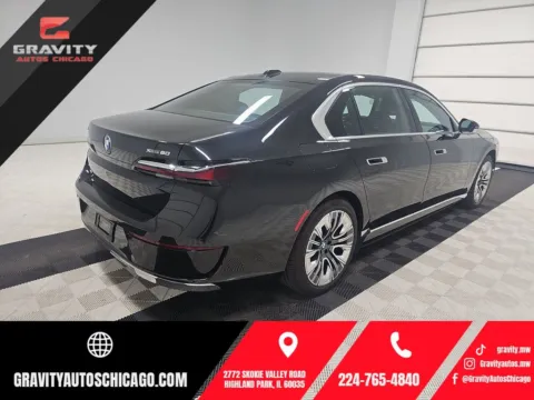 Black 2023 BMW i7 xDrive60 for sale in Highland Park, IL