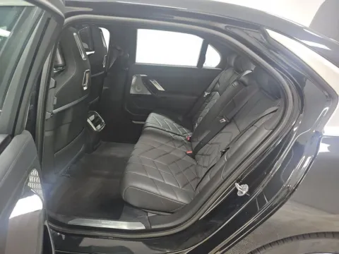 More photos of 2023 BMW i7 xDrive60 at Gravity Autos Chicago, IL