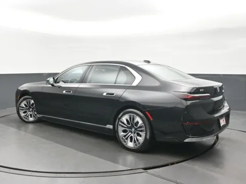 More photos of 2023 BMW i7 xDrive60 at Gravity Autos Chicago, IL