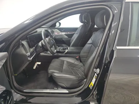 More photos of 2023 BMW i7 xDrive60 at Gravity Autos Chicago, IL
