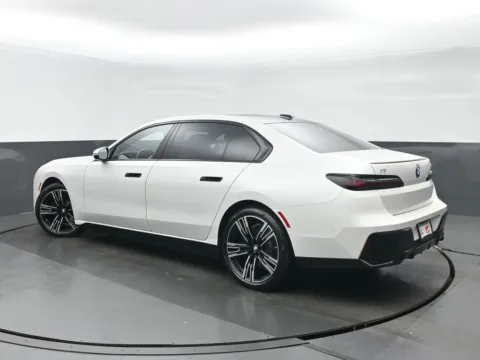 More photos of 2023 BMW i7 xDrive60 at Gravity Autos Chicago, IL
