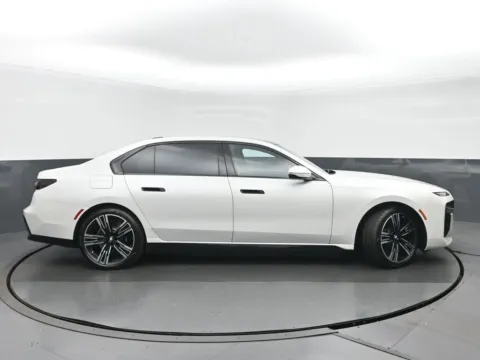 Photos of 2023 BMW i7 xDrive60 for sale in Highland Park, IL at Gravity Autos Chicago