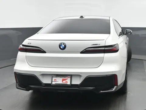 More photos of 2023 BMW i7 xDrive60 at Gravity Autos Chicago, IL