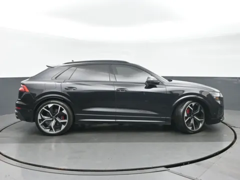 Photos of 2021 Audi RS Q8 4.0T for sale in Highland Park, IL at Gravity Autos Chicago