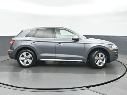 Photos of 2018 Audi Q5 2.0T Premium for sale in Highland Park, IL at Gravity Autos Chicago