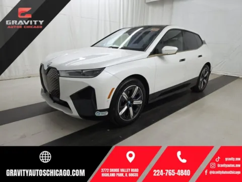 White 2023 BMW iX xDrive50 for sale in Highland Park, IL