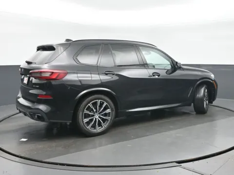 Another view of 2022 BMW X5 xDrive40i for sale in Highland Park, IL at Gravity Autos Chicago